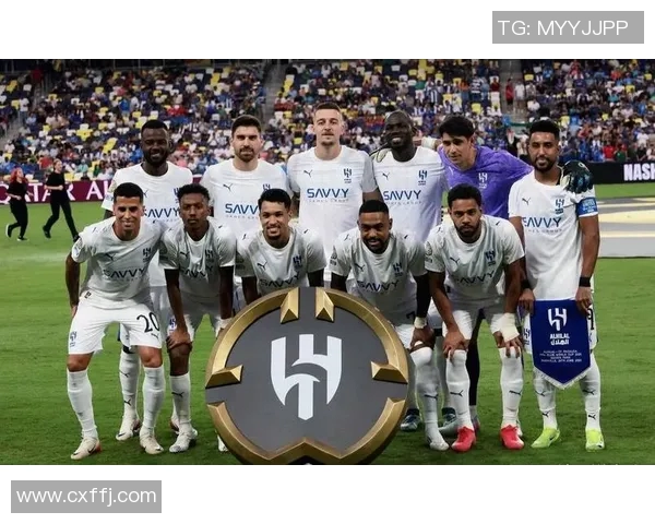 精彩对决足球赛场两大豪门激烈碰撞争夺冠军荣耀